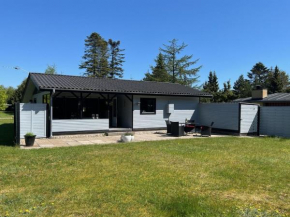 Holiday Home Bosse - from the sea by Interhome, Hals